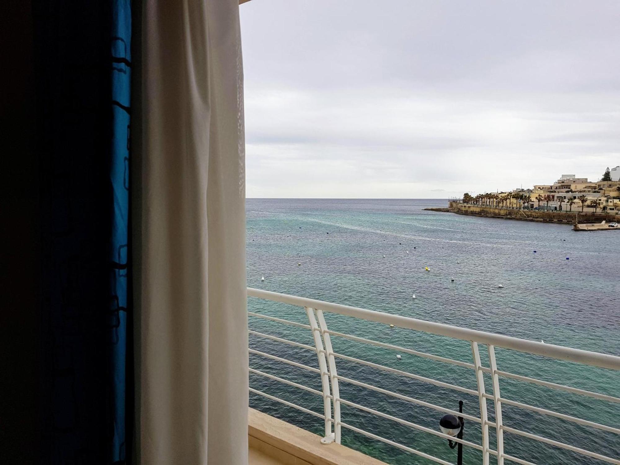 Riviera Holiday Apartments - Seafront - Wifi Marsaskala Exterior foto