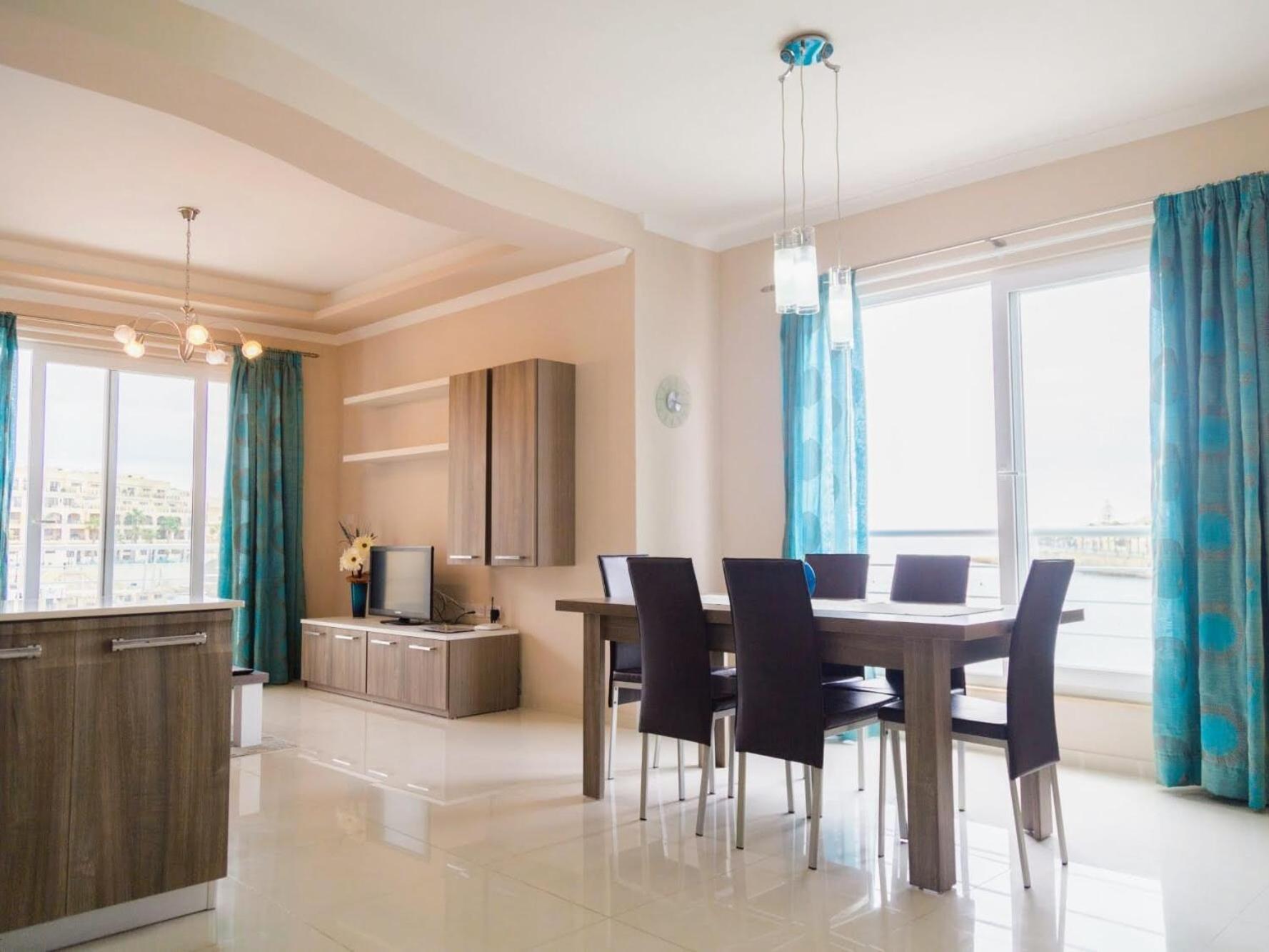 Riviera Holiday Apartments - Seafront - Wifi Marsaskala Quarto foto
