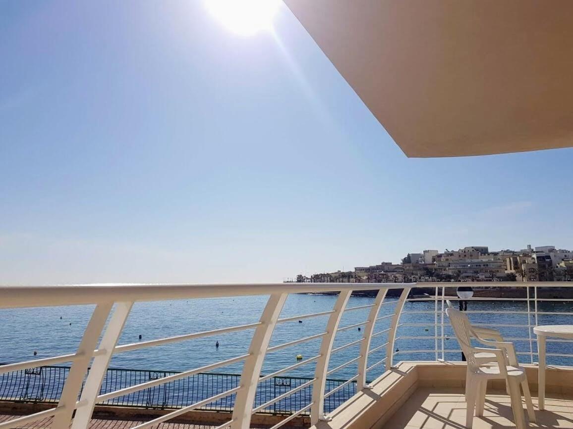 Riviera Holiday Apartments - Seafront - Wifi Marsaskala Quarto foto